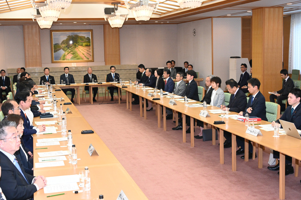 皇位継承に関する全体会議」開催。中道改革連合が党見解を表明 | 中道