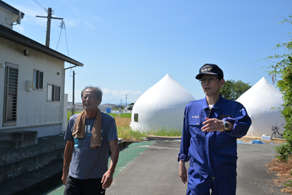 氷川町・被災農家（インスタントハウス居住状況）の視察