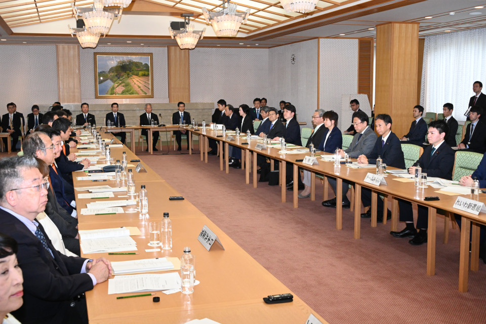 20260415皇位継承に関する全体会議