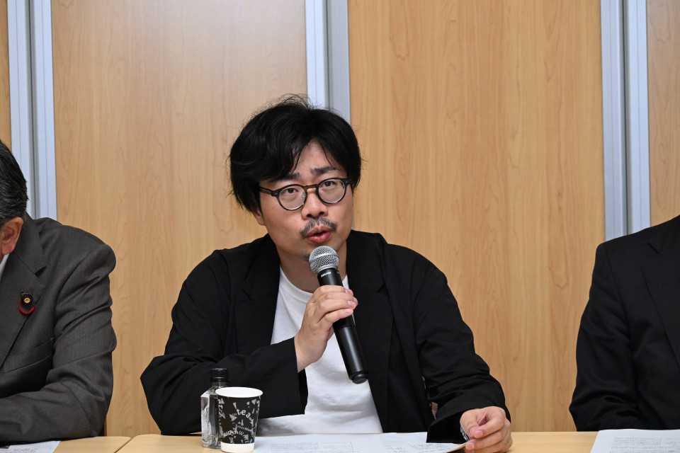 合同勉強会で説明する河野嘉誠氏