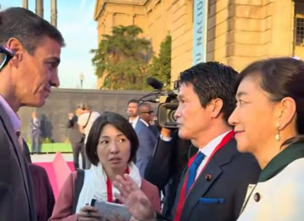 サンチェス首相と小川代表.jpg