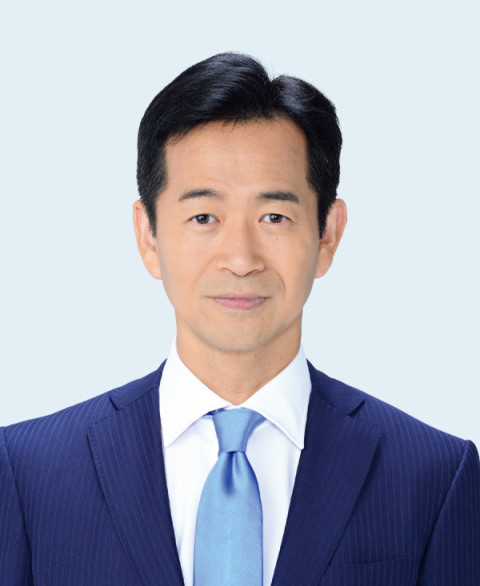 岡本三成 顔写真