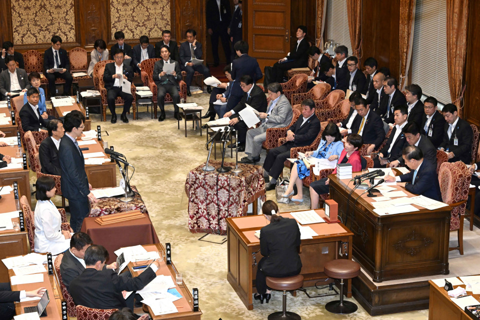 20260727階猛幹事長が衆院予算委員会で質問