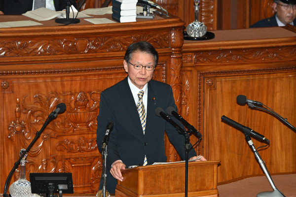 20260428衆院本会議　長妻昭