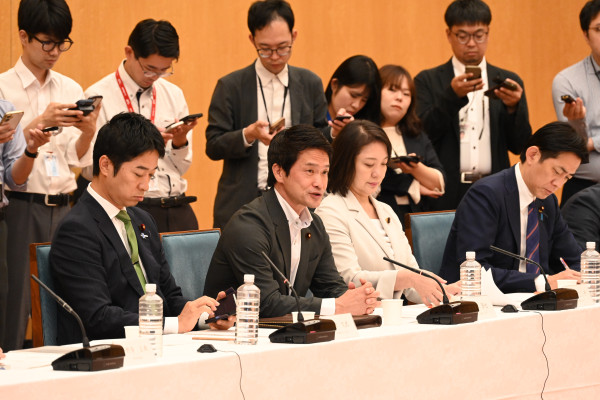 20260729社会保障に関する国民会議で意見表明する小川淳也代表