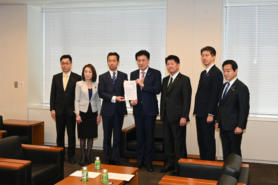 20260413防衛装備移転三原則の運用指針の見直し及び厳格化に関する提言を官房長官に申し入れ