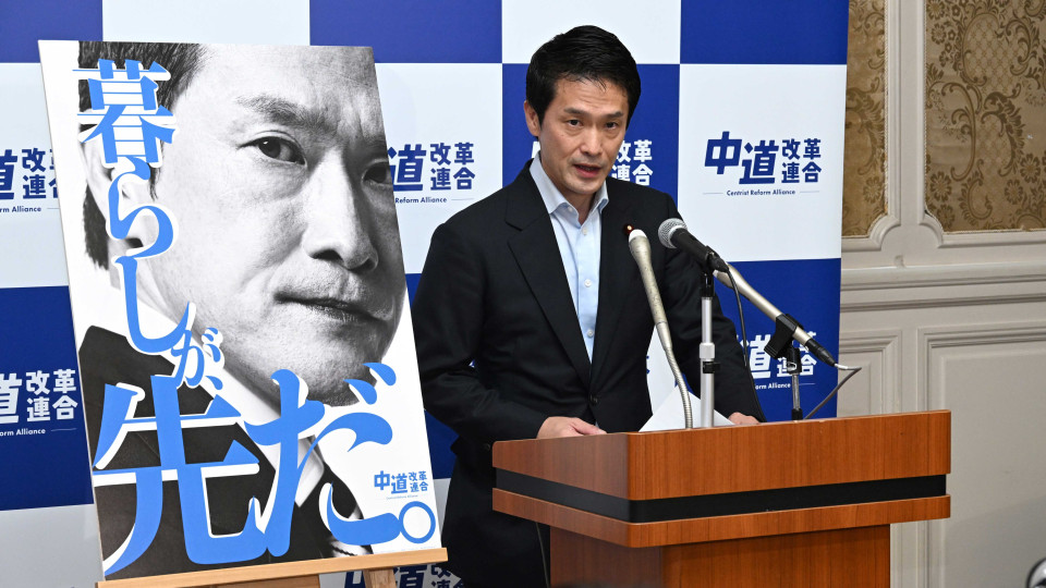 20260708ポスターを発表する小川代表