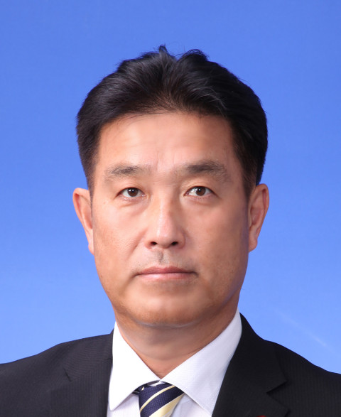 山崎正恭 顔写真