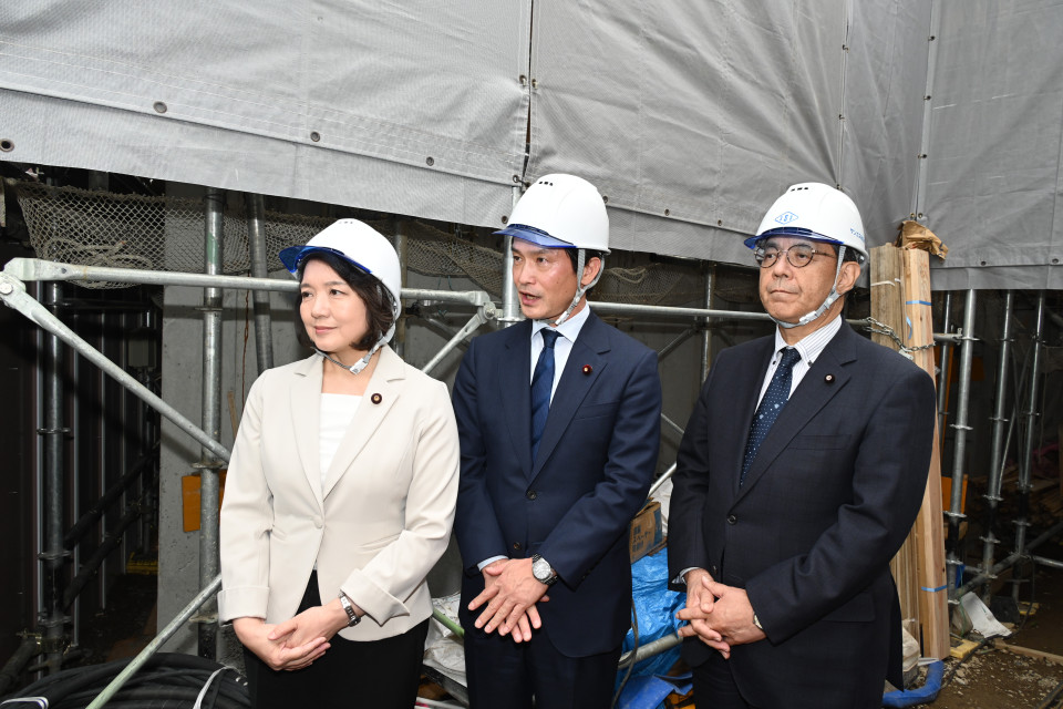 20260424３党代表が共同で品川区の建設現場を視察