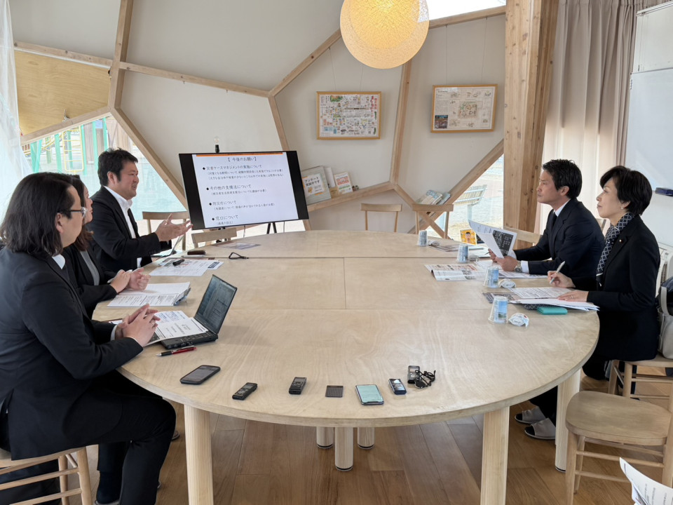 懇談全体.jpg