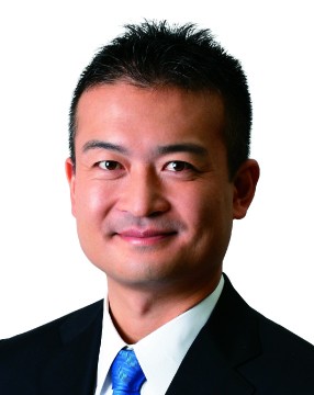 津村啓介 顔写真