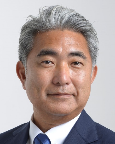 屋良朝博 顔写真