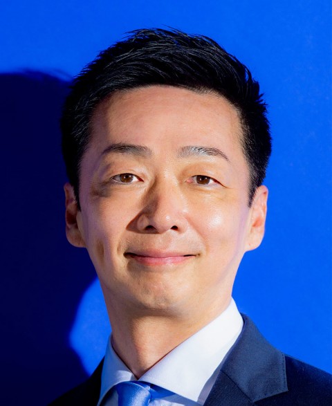 源馬謙太郎 顔写真