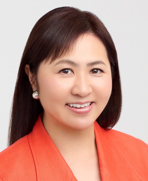 亀井亜紀子 顔写真